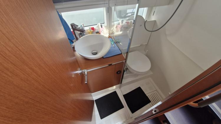 jeanneau-leader-33-my-bateau-marseille-20-68f4a4d3273fa786064188.jpg