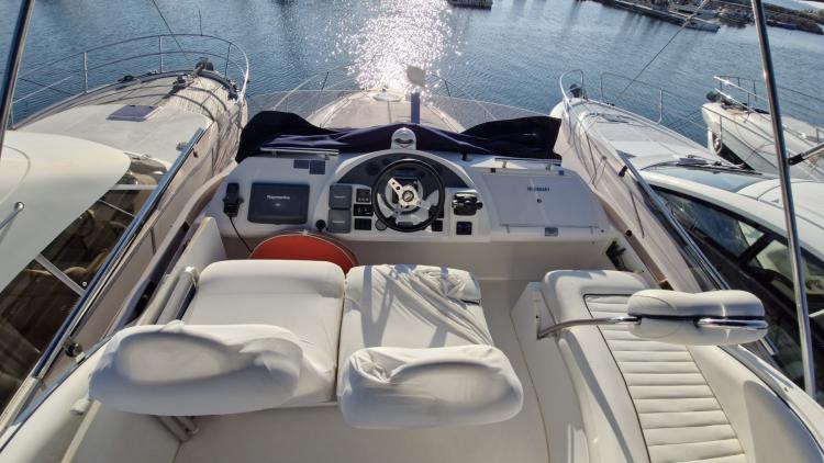 fairline-phantom-40-my-bateau-bandol-5-68ee897ec4039383614107.jpg