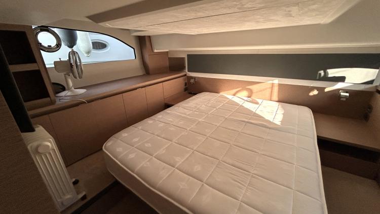 prestige-420-s-my-bateau-10-6831dc96cae0b451084780.jpg