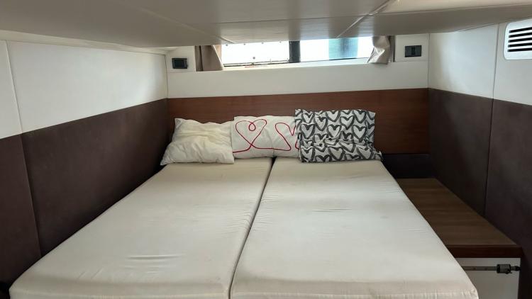 sealine-f-42-my-bateau-10-681b2a2c0dde2082962374.jpg