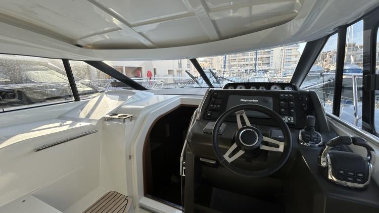 leader-36-my-bateau-16-67f4fc180a89b537947687.jpg