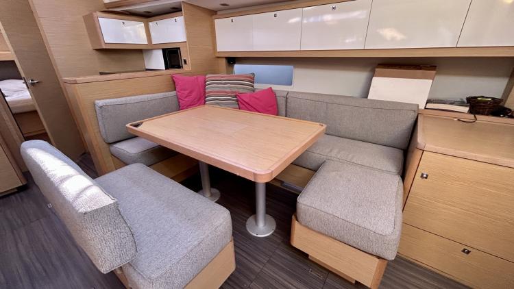 dufour-470-my-bateau-14-682f4d2b0a45e887476818.jpg