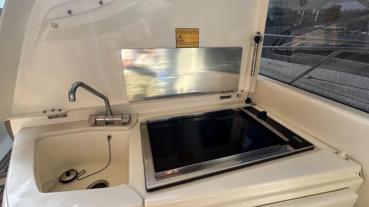 prestige-440-s-my-bateau-14-68691dd1ef5e2004168995.jpg