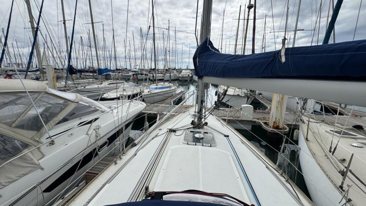 jeanneau-sun-odyssey-32-legende-my-bateau-port-camargue-36-681a057a1c64e567435809.jpg