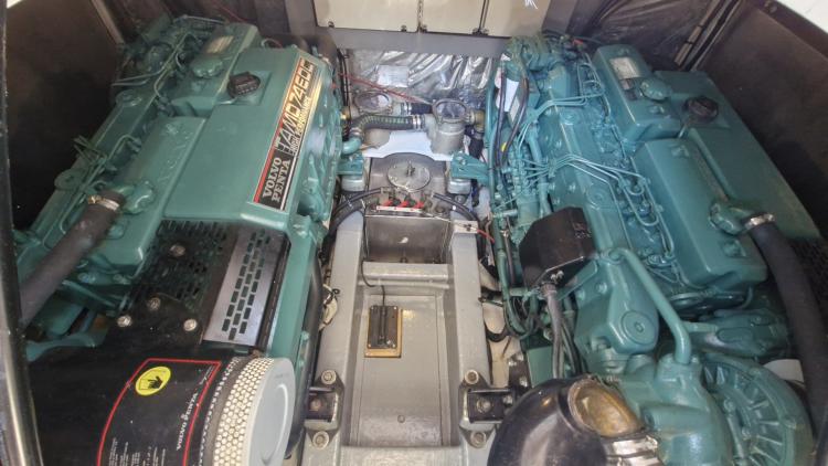 cayman-43-open-wa-my-bateau-marseille-15-6888eb6128959993733120.jpg