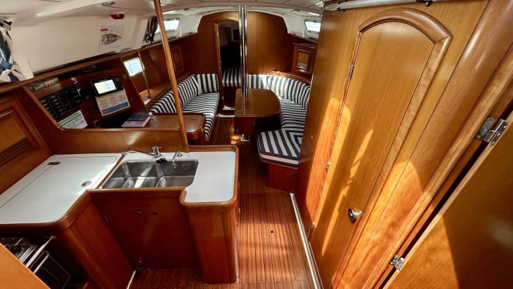 oceanis-361-clipper-59-686d477c5f849950309035.jpg