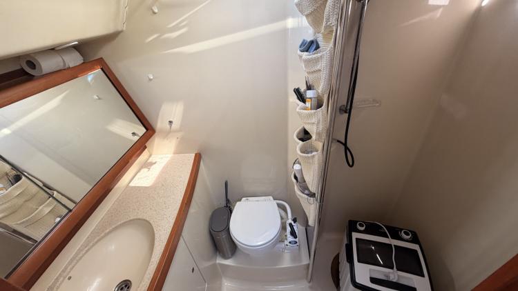 dufour-455-grand-large-my-bateau-port-camargue-18-69159c04be09a474346174.jpg