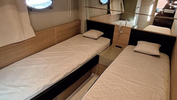 queens-54-my-bateau-marseille-69247ea2a2bd0917893628.jpg