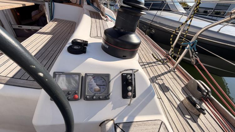 dufour-525-grand-large-my-bateau-port-camargue-1-68f738091aae0575131912.jpg