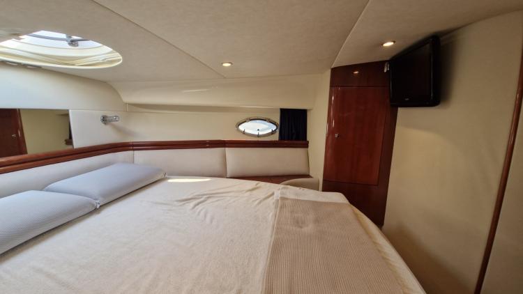 fairline-phantom-40-my-bateau-bandol-26-68ee8a7d62704604385094.jpg