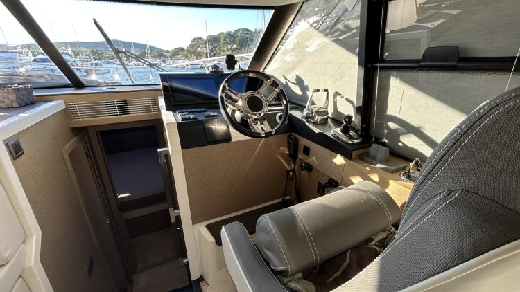 prestige-420-s-my-bateau-19-6831dc96c6729248452707.jpg