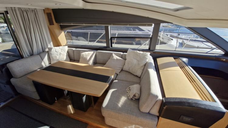 princess-v57-my-bateau-bandol-74-688b74211f22e257955766.jpg