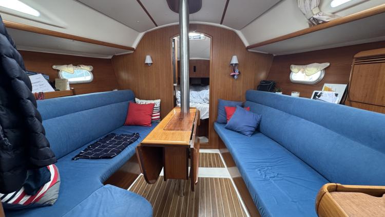 jeanneau-sun-odyssey-32-legende-my-bateau-port-camargue-18-681a057a09a1d894515074.jpg