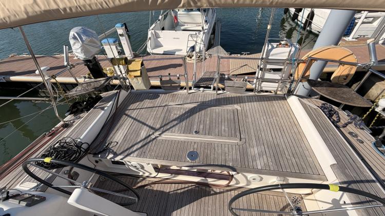dufour-525-grand-large-my-bateau-port-camargue-6-68f7380921e13585590955.jpg