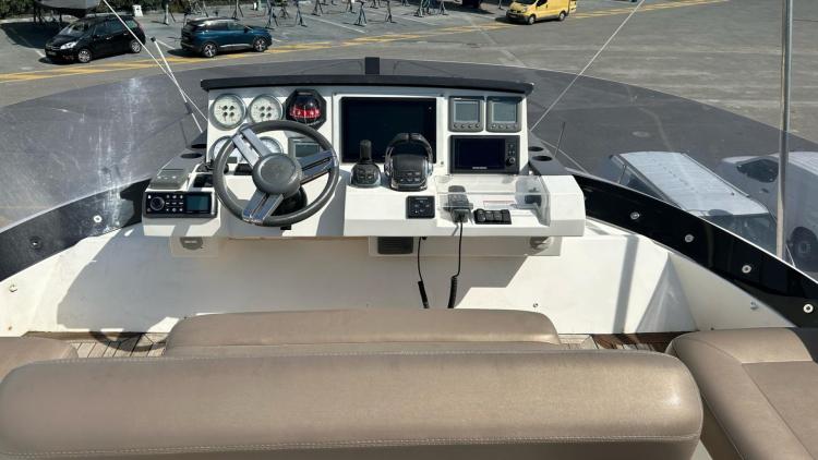 sealine-f-42-my-bateau-68-681b2a2c0beea202850567.jpg
