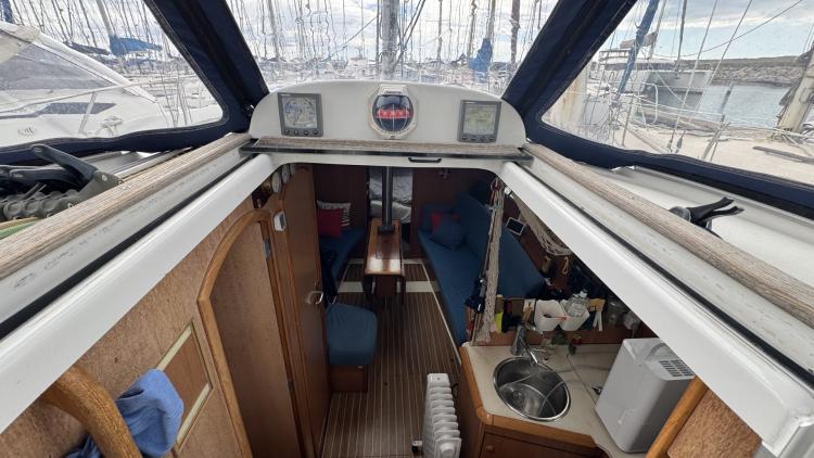 jeanneau-sun-odyssey-32-legende-my-bateau-port-camargue-37-681a057a1b3f0877917032.jpg