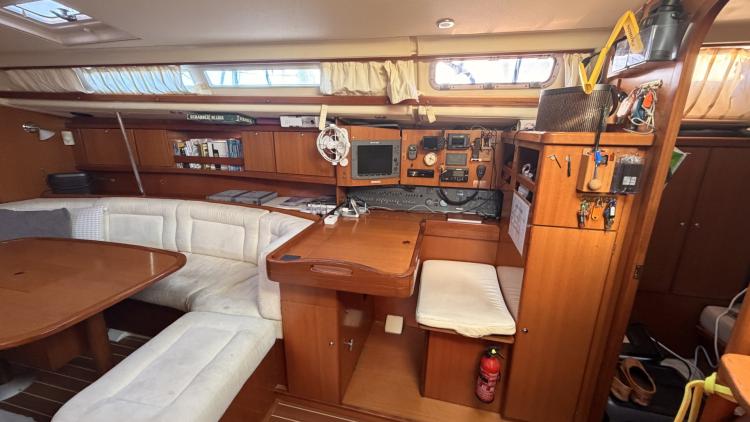 dufour-455-grand-large-my-bateau-port-camargue-12-69159c04b89d3651145769.jpg