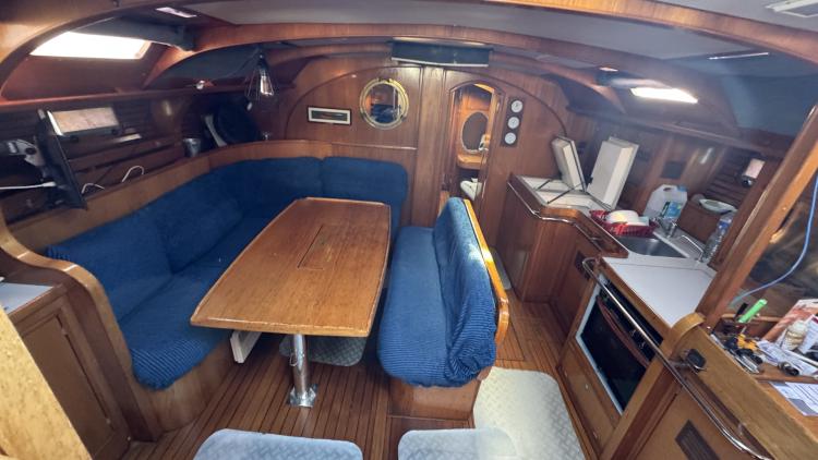 jeanneau-sun-kiss-47-my-bateau-cap-d-agde-31-68de4df28c07b611926207.jpg