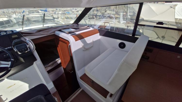 jeanneau-nc9-my-bateau-marseille-44-687ff70692bb3750964887.jpg