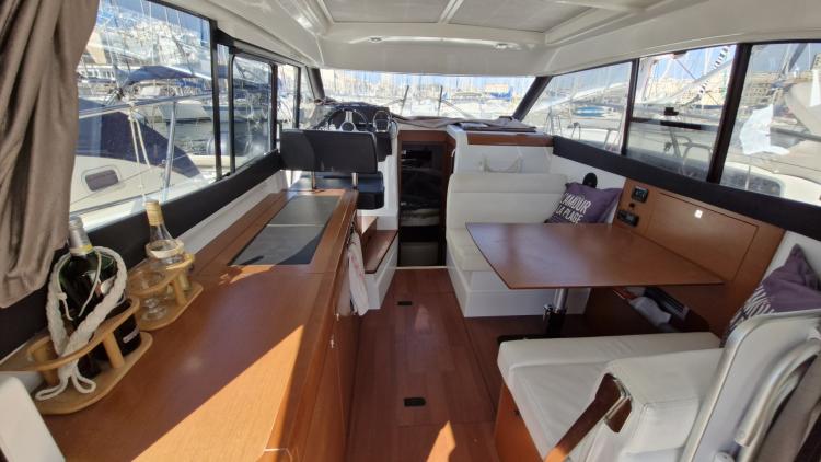 jeanneau-nc9-my-bateau-marseille-19-687ff7069d9c6536158138.jpg
