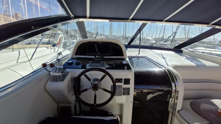 uniesse-42-my-bateau-marseille-195-68c98f618cea6027429758.jpg