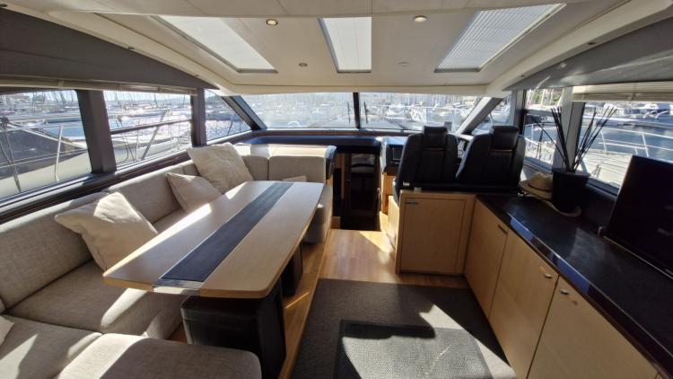 princess-v57-my-bateau-bandol-70-688b742118806065954344.jpg