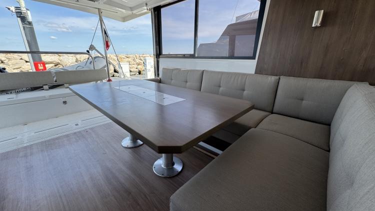 bali-4-0-catspace-my-bateau-port-camargue-7-67f53dfbe3d65036384764.jpg