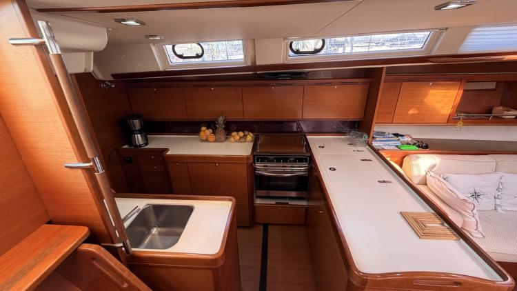 dufour-525-grand-large-my-bateau-port-camargue-17-68f7380928071568231231.jpg