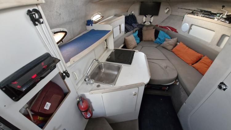 four-winns-238-my-bateau-marseille-44-69204906b91c6520314550.jpg