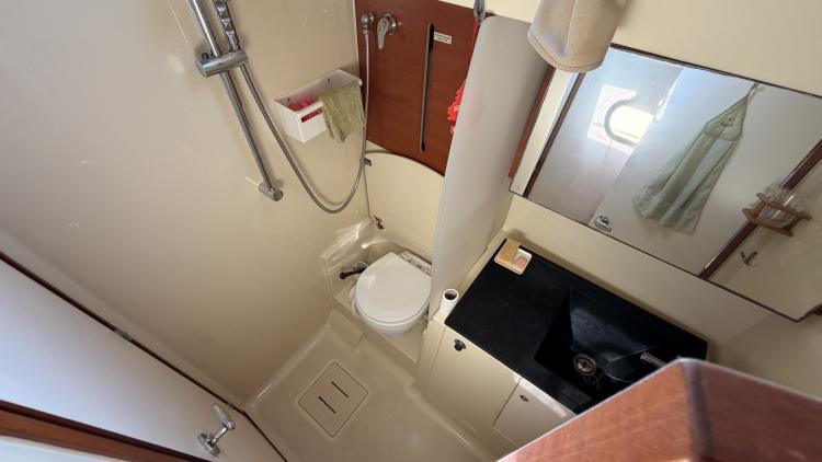 dufour-525-grand-large-my-bateau-port-camargue-24-68f738092cc1a590604968.jpg