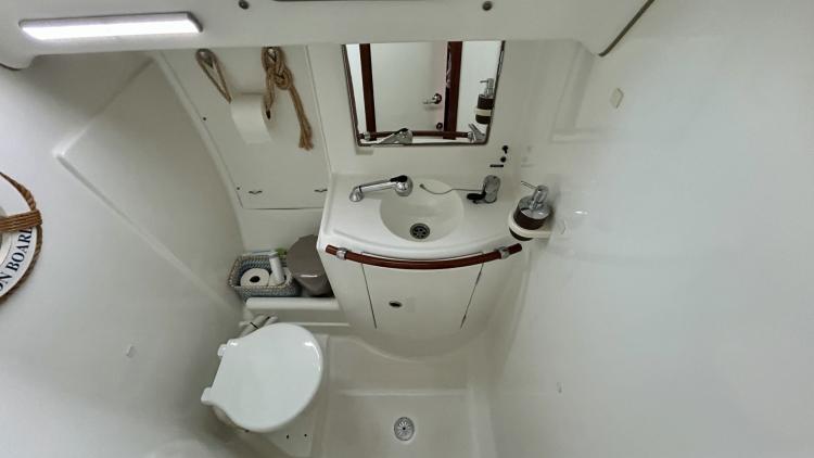 beneteau-oceanis-411-clipper-42-68b6eff95f14d815656518.jpg