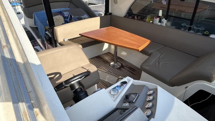 prestige-440-s-my-bateau-19-68691dd1f06e4177042965.jpg