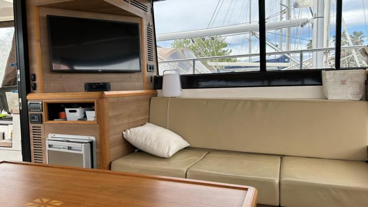 sealine-f-42-my-bateau-36-681b2a2c0d093202871438.jpg