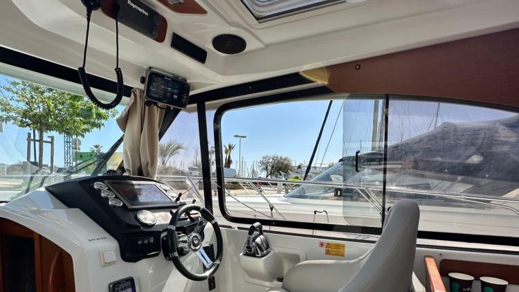 beneteau-antares-30s-3-68b96b8ce02c5175699131.jpg
